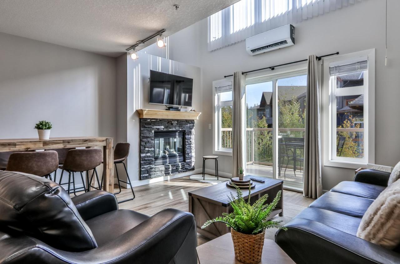 Charming 1 Bdrm Plus Loft With Views Managed By Little Sister Getaways Canmore Eksteriør bilde