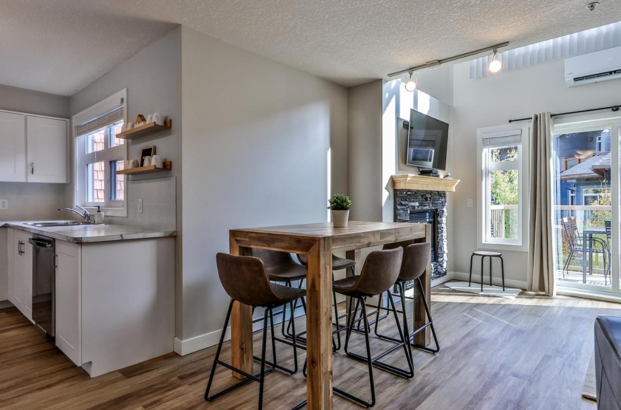 Charming 1 Bdrm Plus Loft With Views Managed By Little Sister Getaways Canmore Eksteriør bilde
