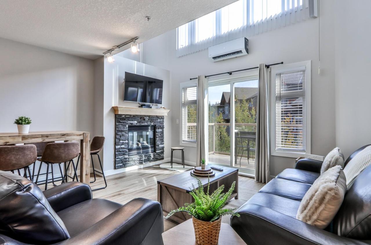 Charming 1 Bdrm Plus Loft With Views Managed By Little Sister Getaways Canmore Eksteriør bilde