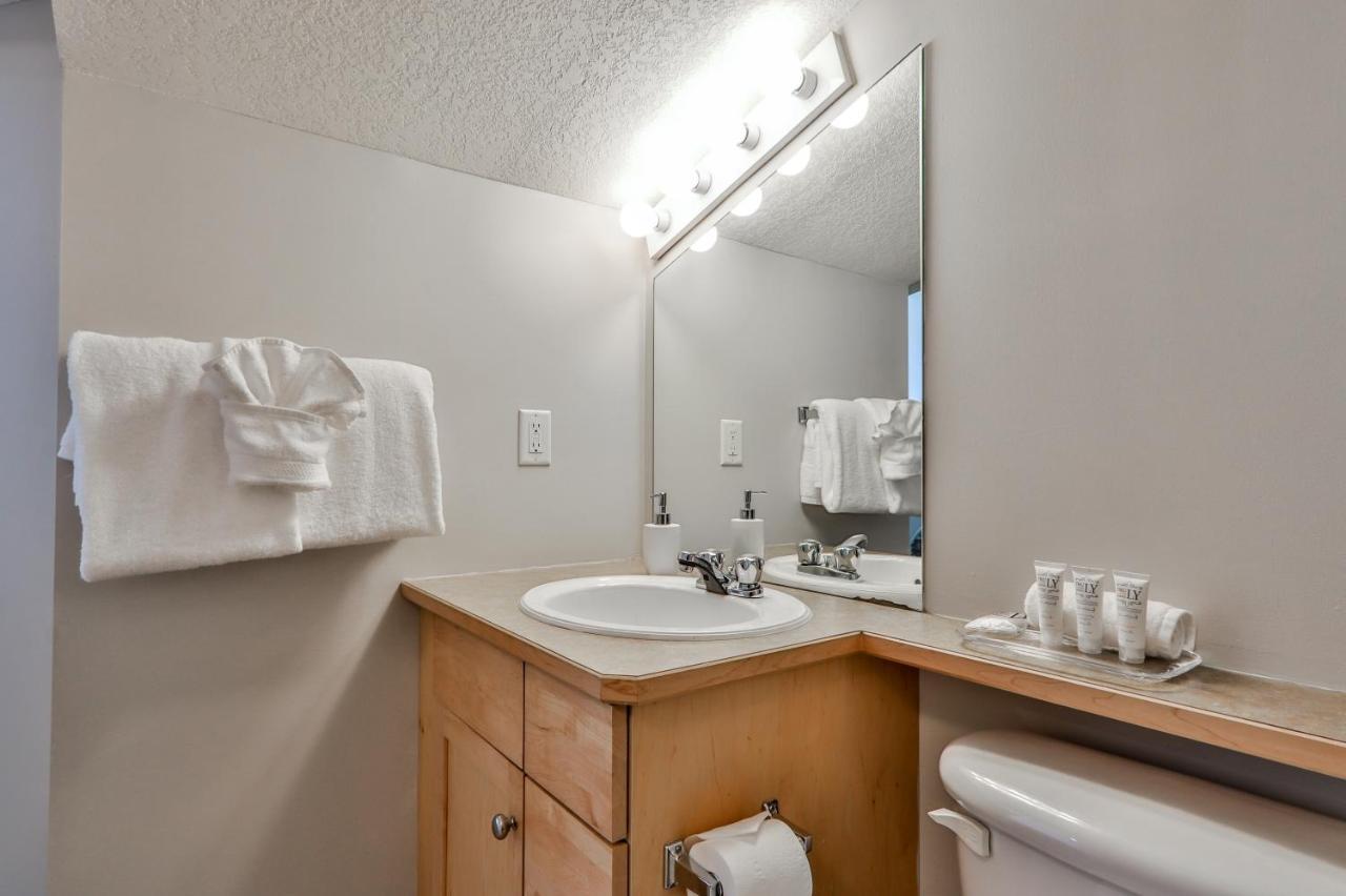 Charming 1 Bdrm Plus Loft With Views Managed By Little Sister Getaways Canmore Eksteriør bilde