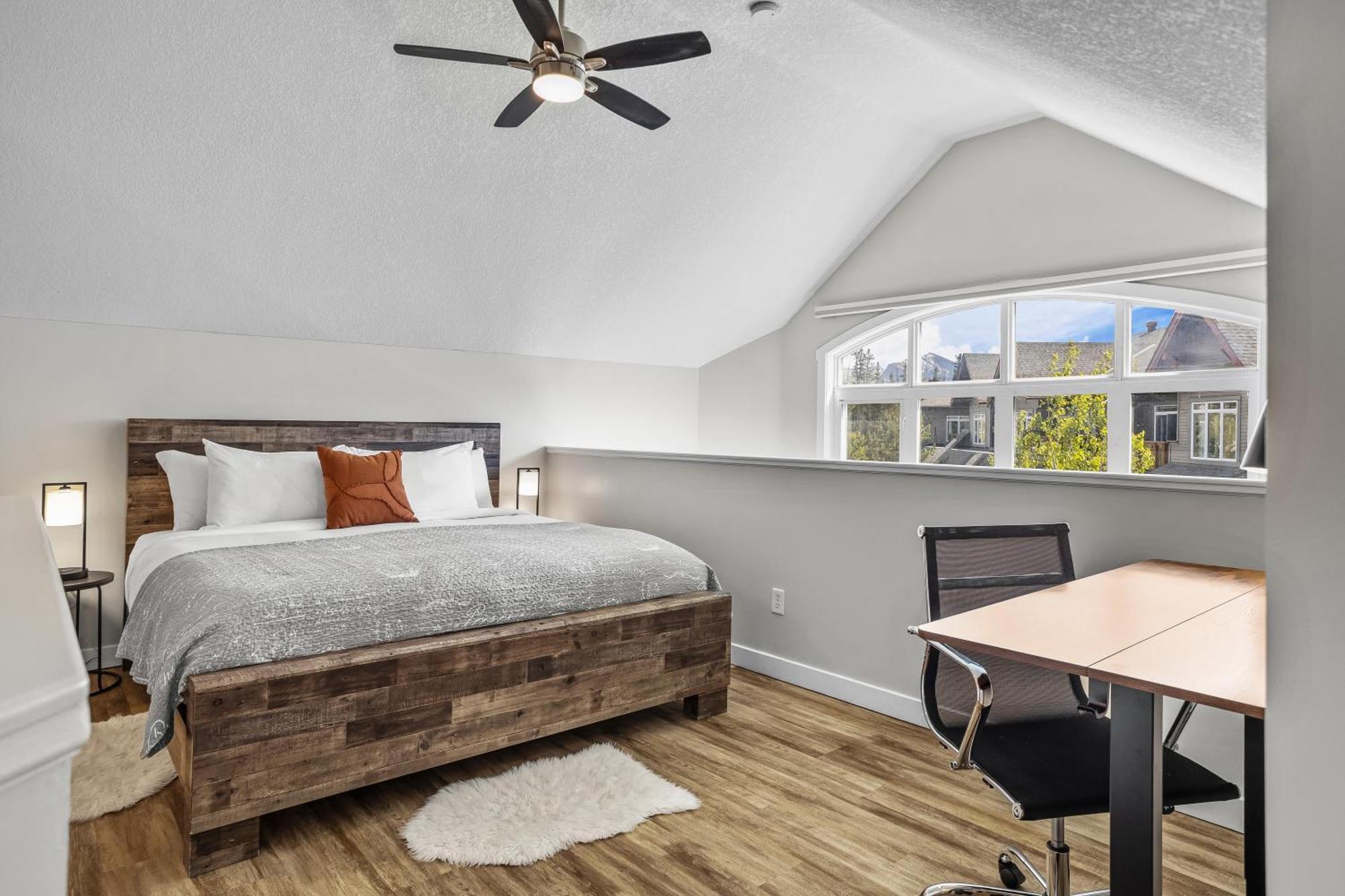 Charming 1 Bdrm Plus Loft With Views Managed By Little Sister Getaways Canmore Eksteriør bilde