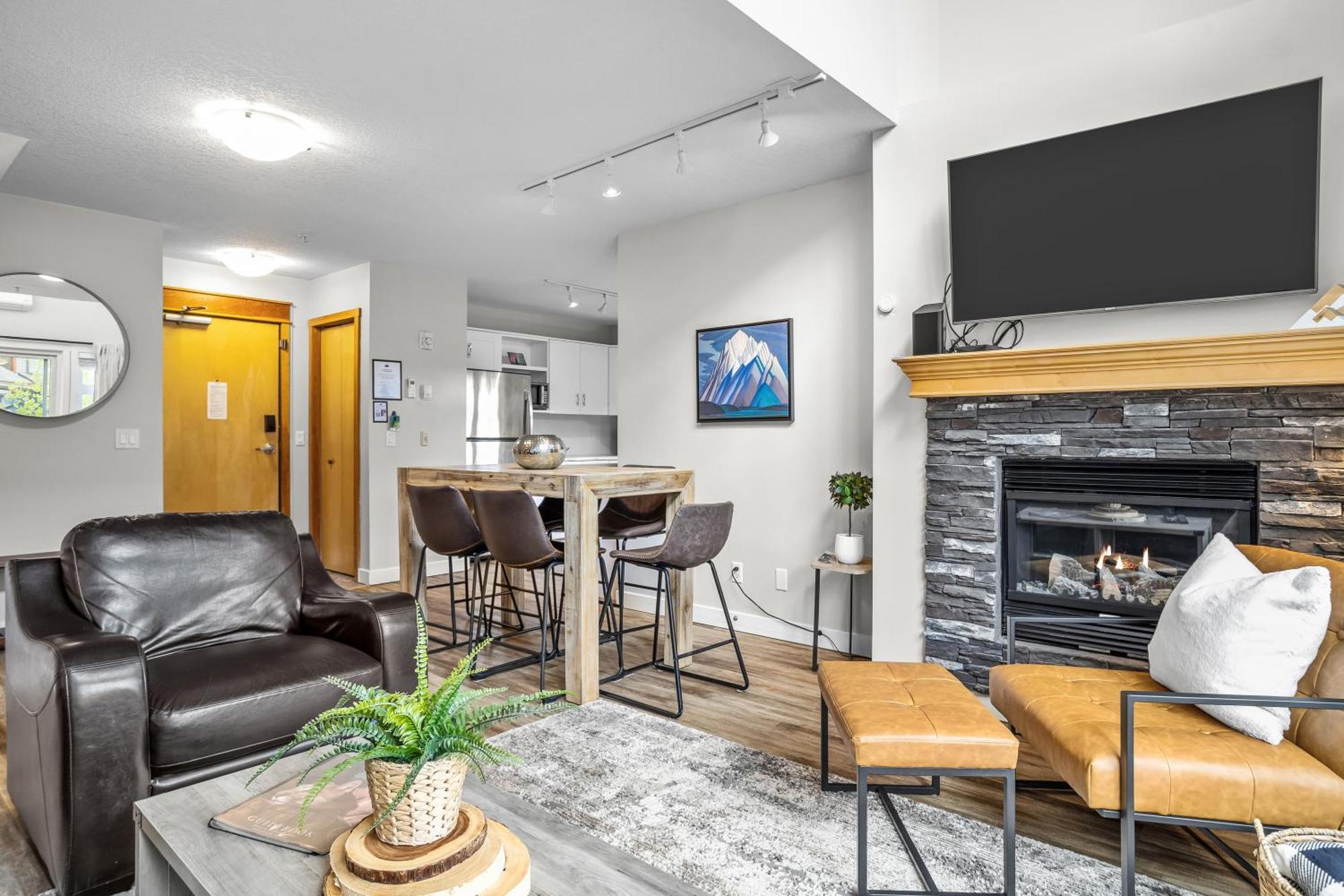 Charming 1 Bdrm Plus Loft With Views Managed By Little Sister Getaways Canmore Eksteriør bilde