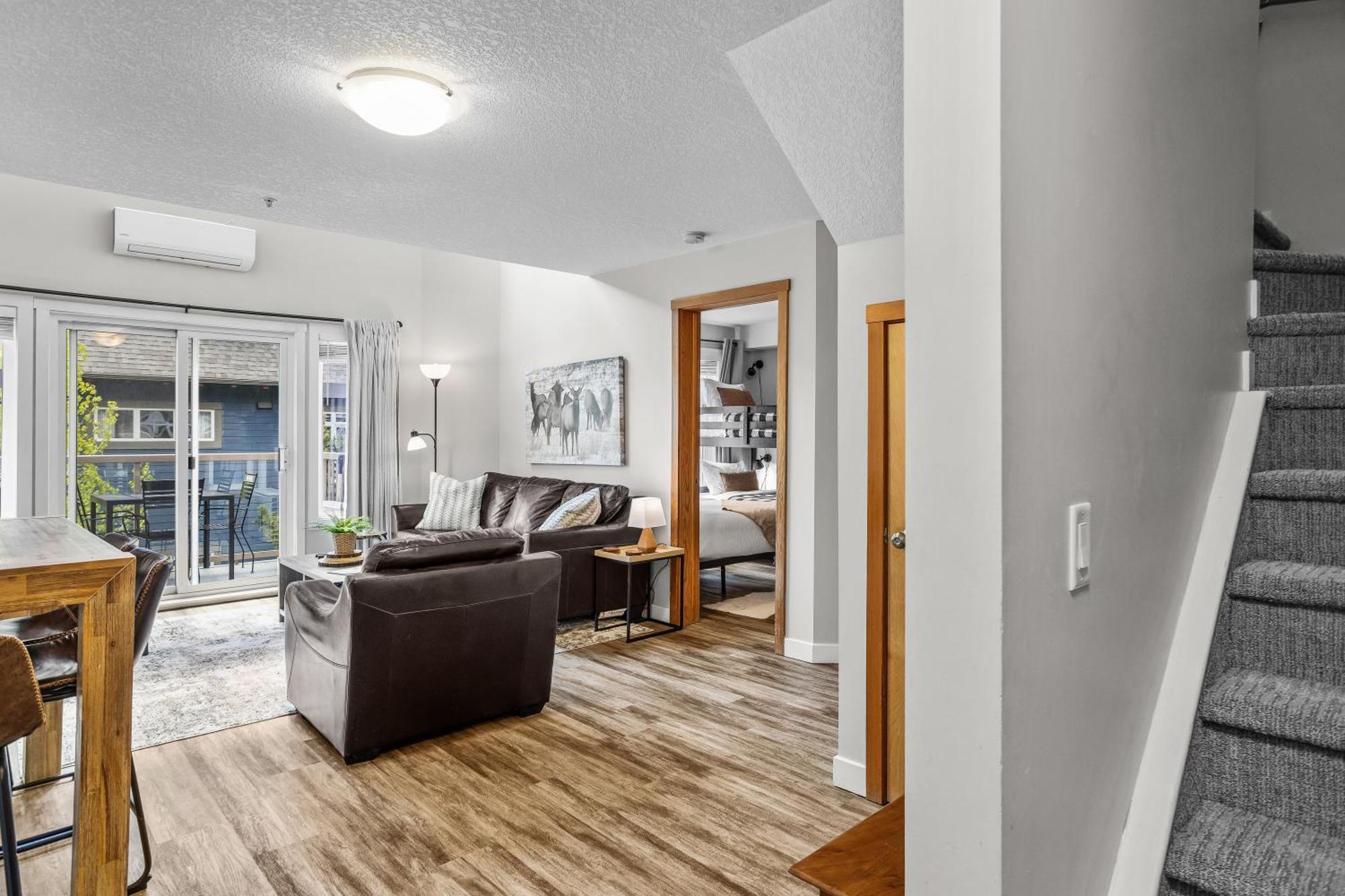 Charming 1 Bdrm Plus Loft With Views Managed By Little Sister Getaways Canmore Eksteriør bilde