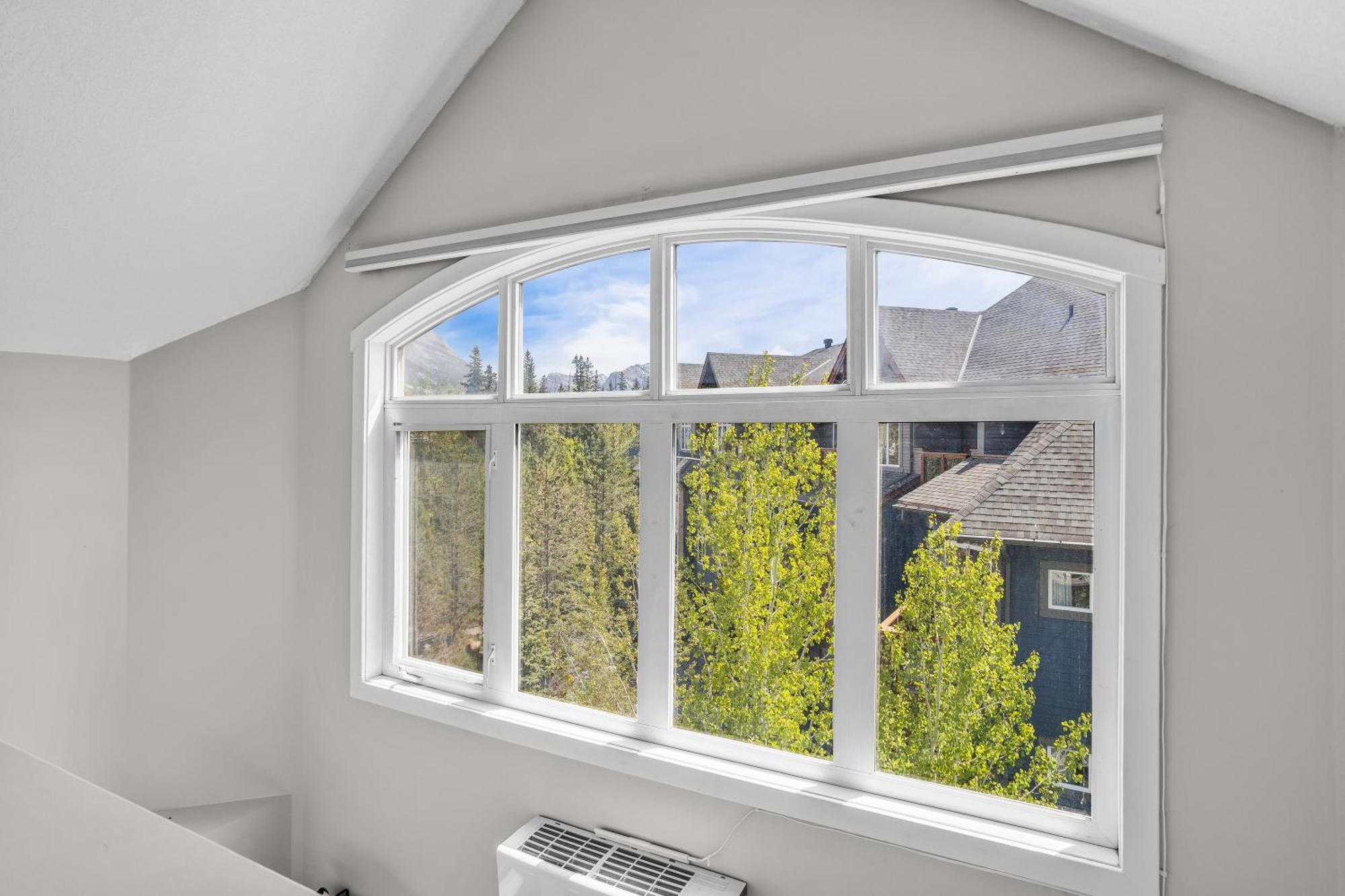 Charming 1 Bdrm Plus Loft With Views Managed By Little Sister Getaways Canmore Eksteriør bilde