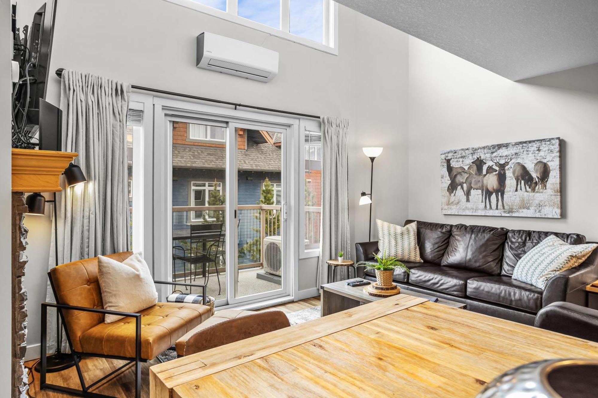Charming 1 Bdrm Plus Loft With Views Managed By Little Sister Getaways Canmore Eksteriør bilde