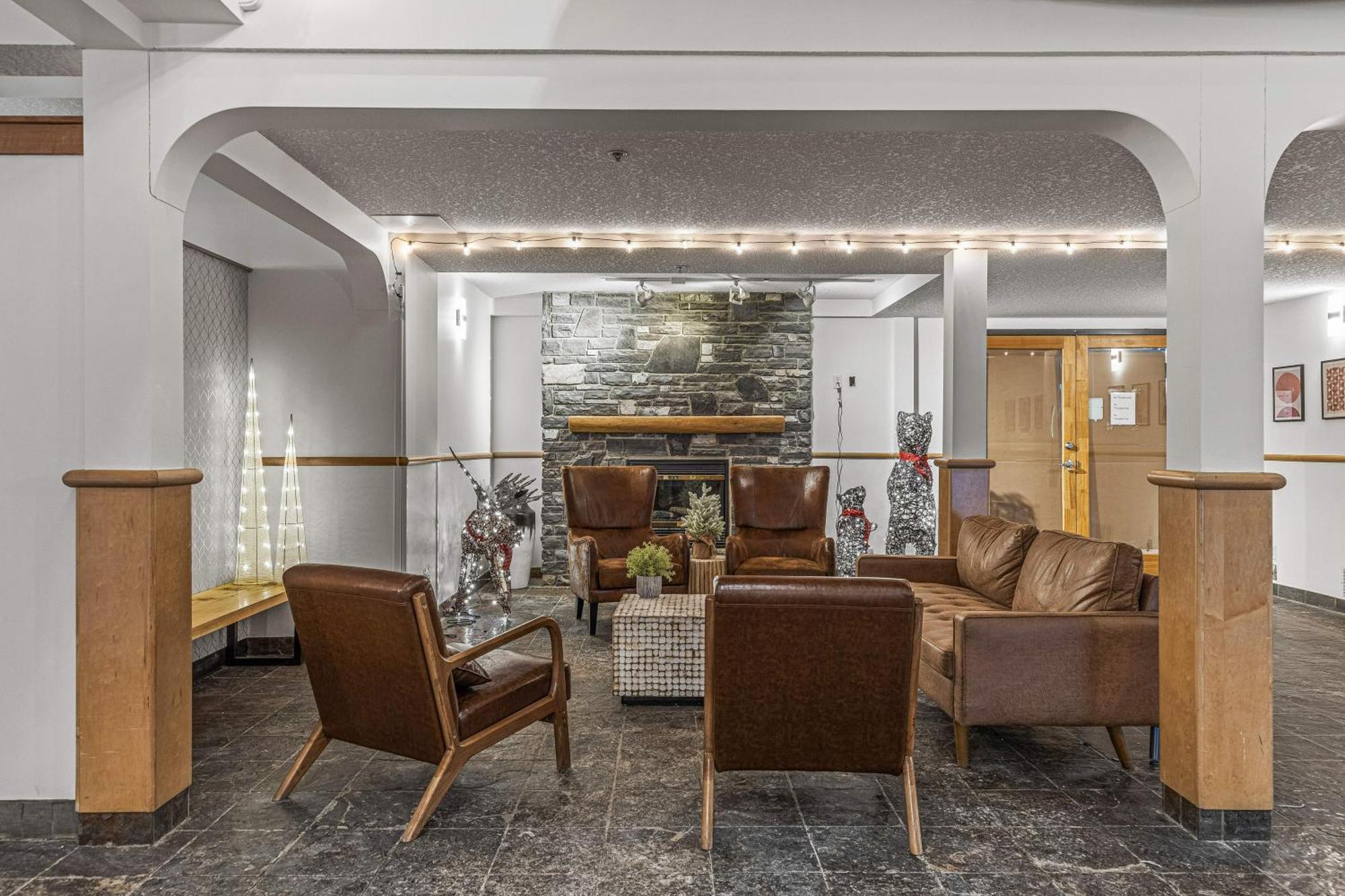 Charming 1 Bdrm Plus Loft With Views Managed By Little Sister Getaways Canmore Eksteriør bilde